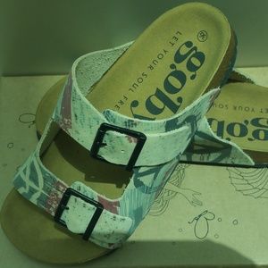 TWO-STRAP BUCKLE SANDAL COM3901